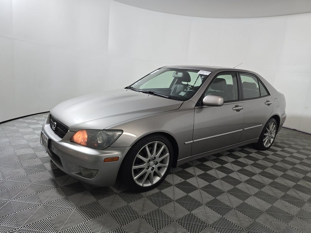 Lexus IS