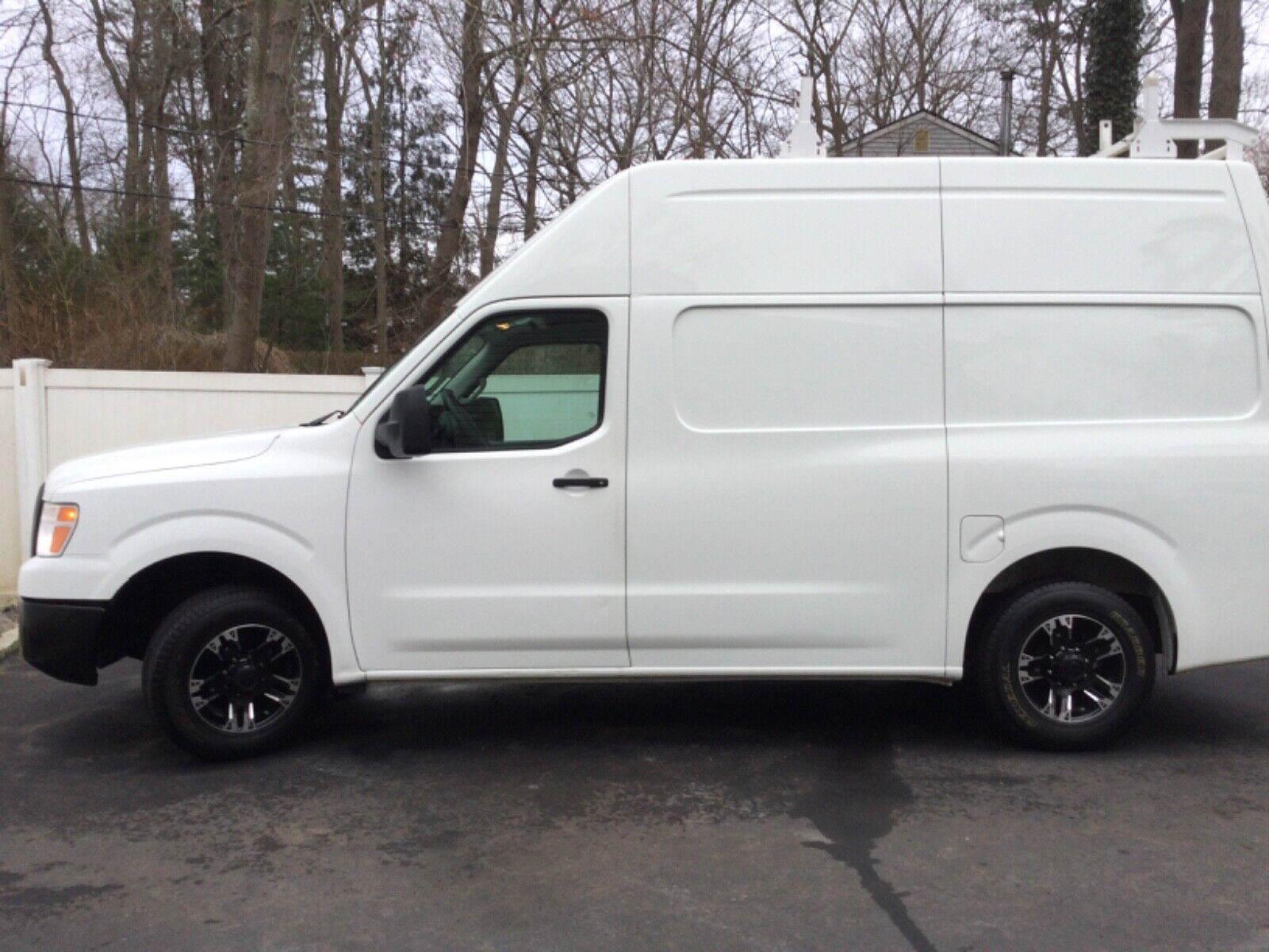 Nissan NV