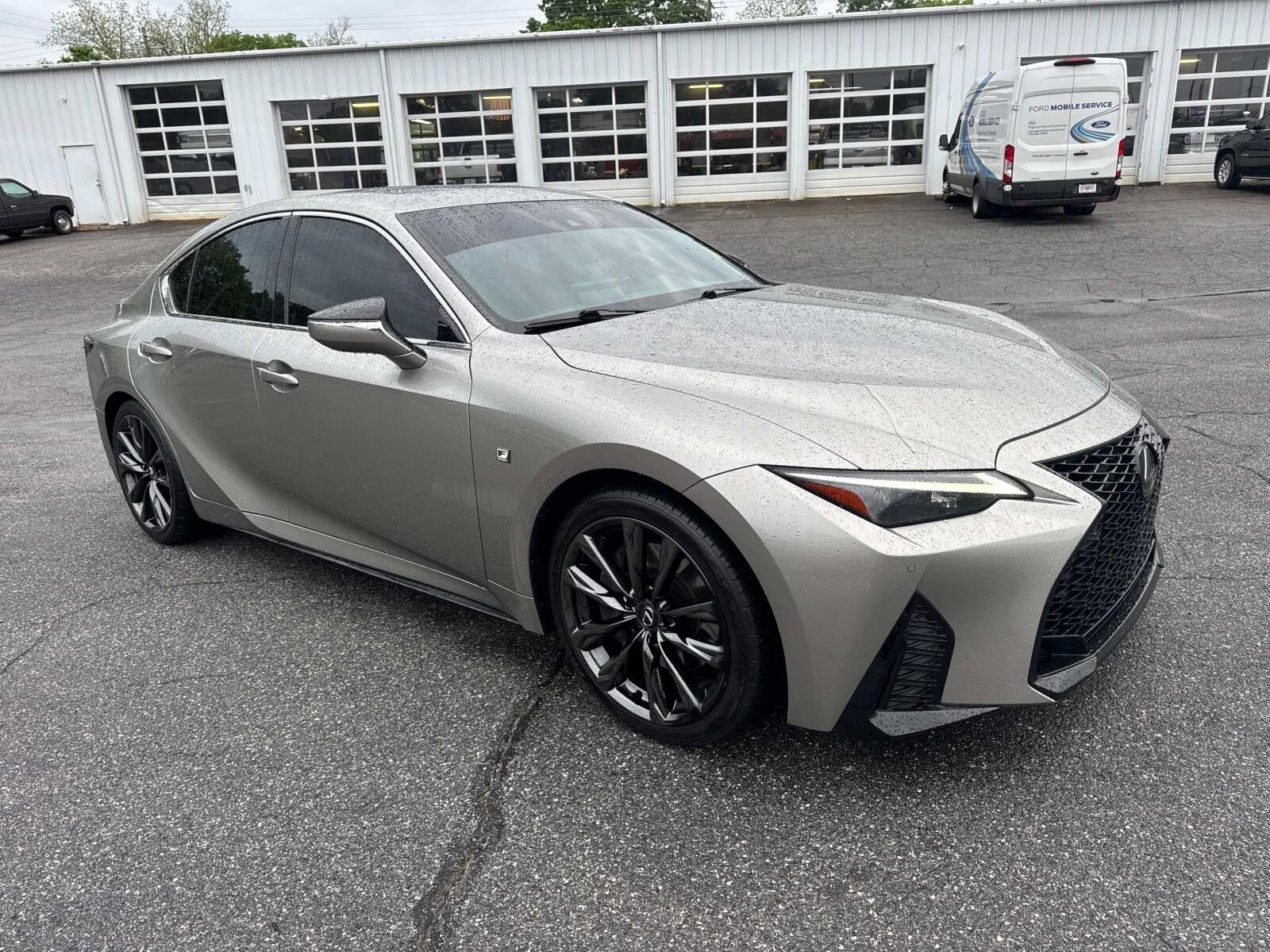 LEXUS