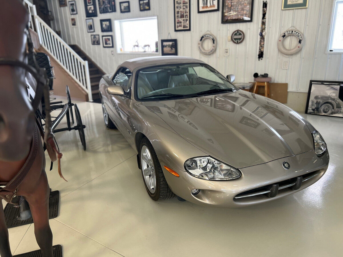 Jaguar XK8