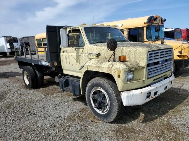 Ford F-700