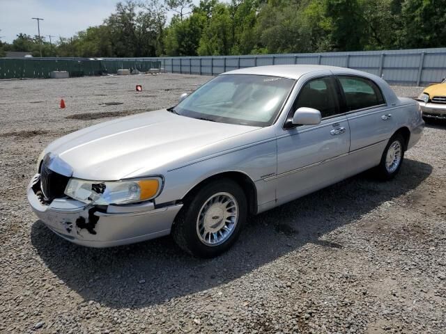 Lincoln Town Car