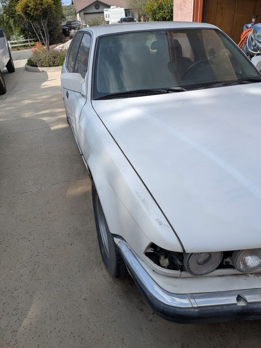 BMW 325iS