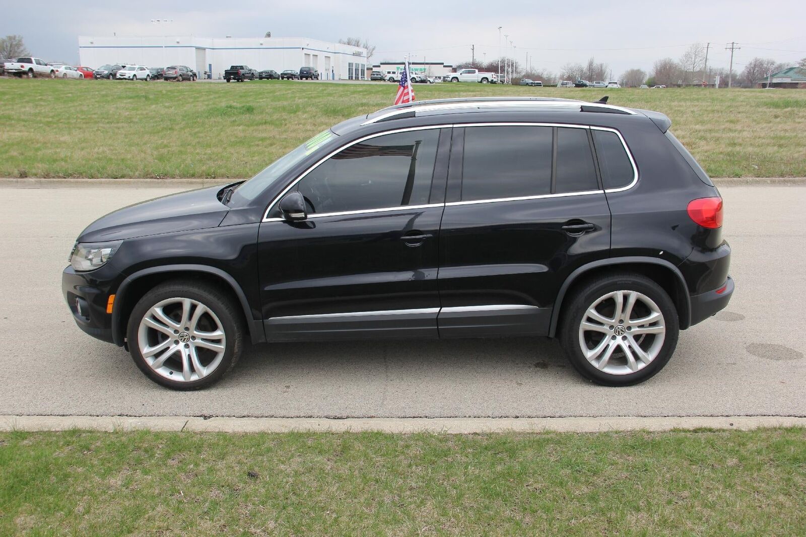 2016 VOLKSWAGEN Tiguan