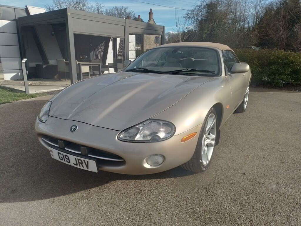 Jaguar XK8