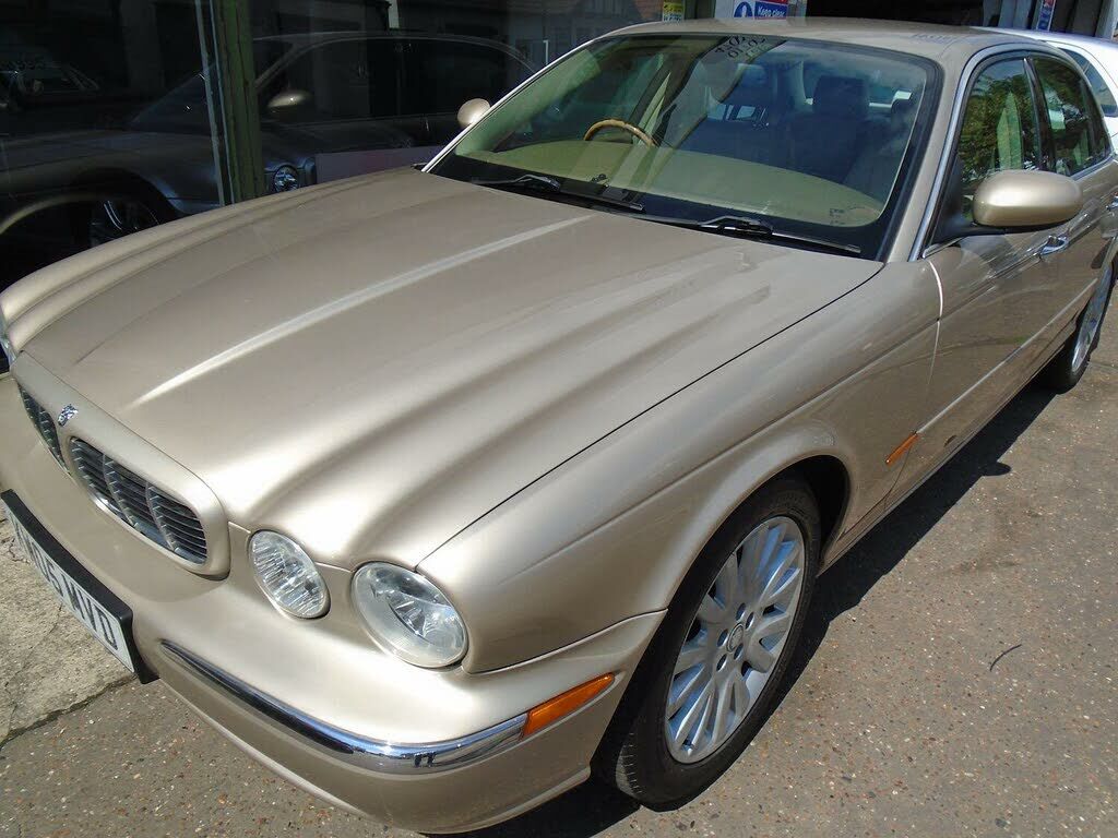 Jaguar XJ
