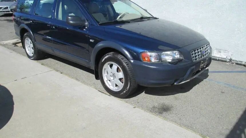 2004 VOLVO XC70