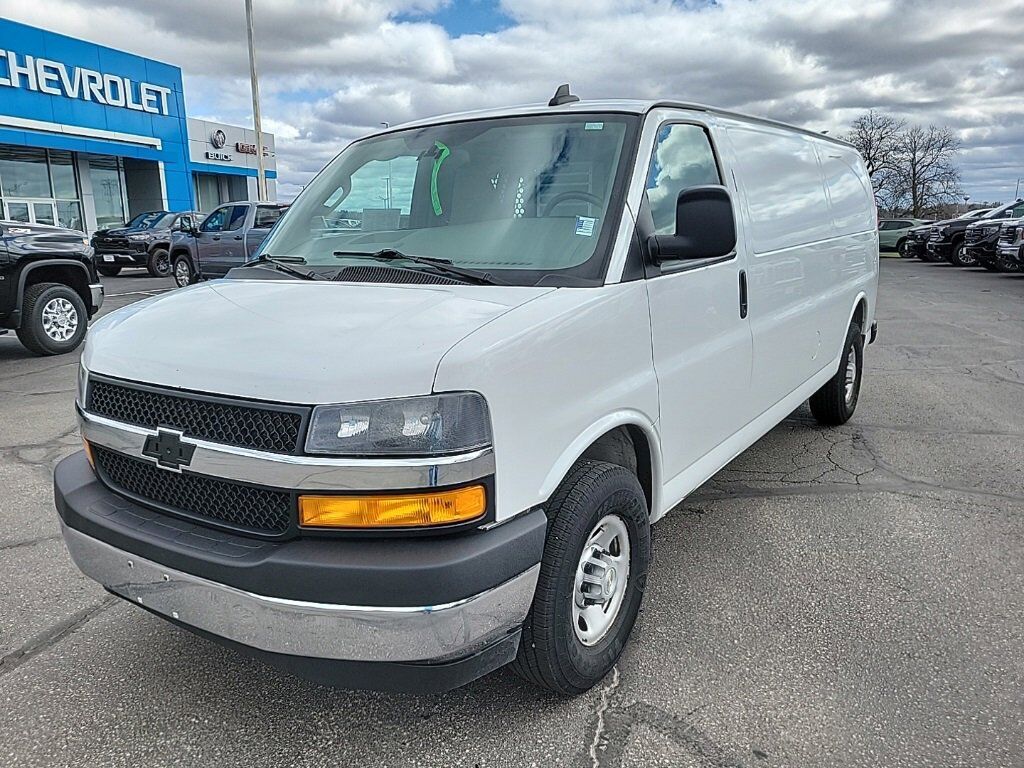2020 CHEVROLET Express