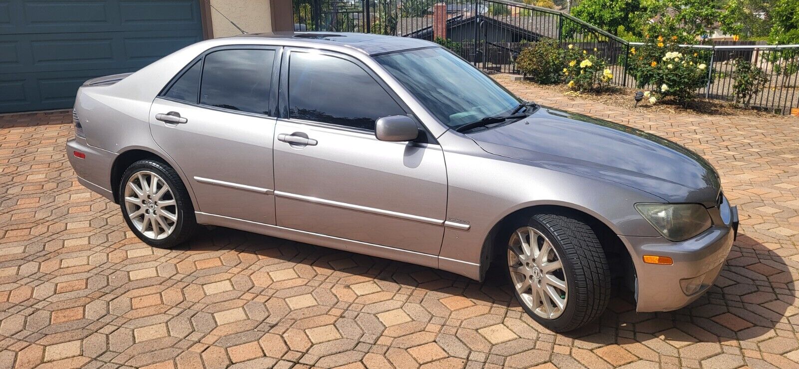 Lexus IS
