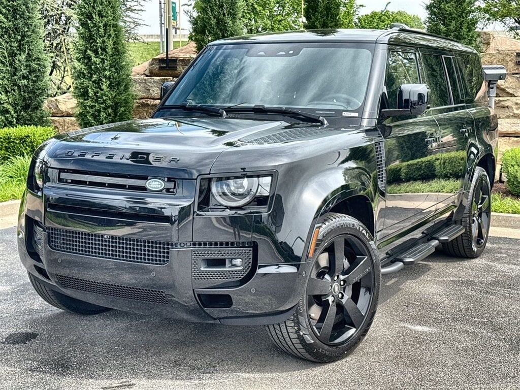 2025 LAND ROVER Defender
