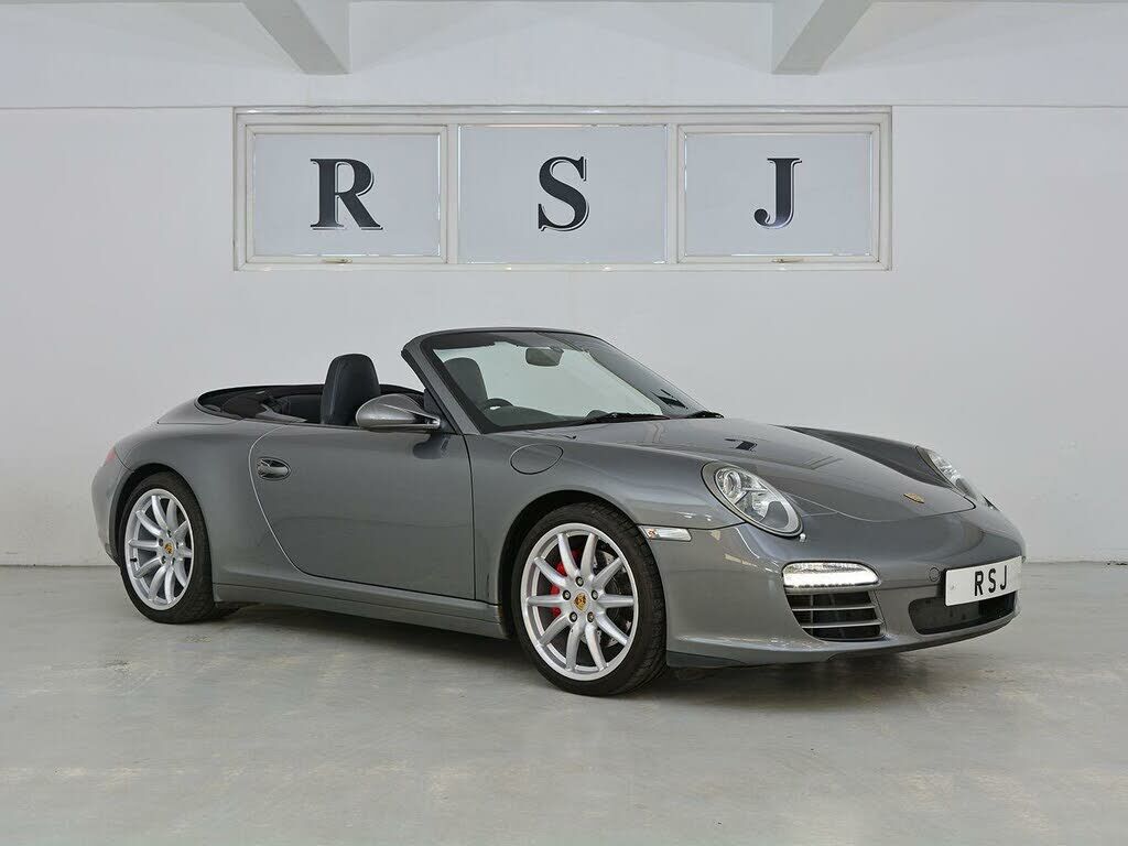 PORSCHE