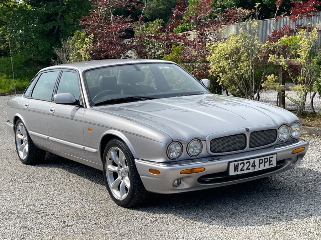 Jaguar XJR