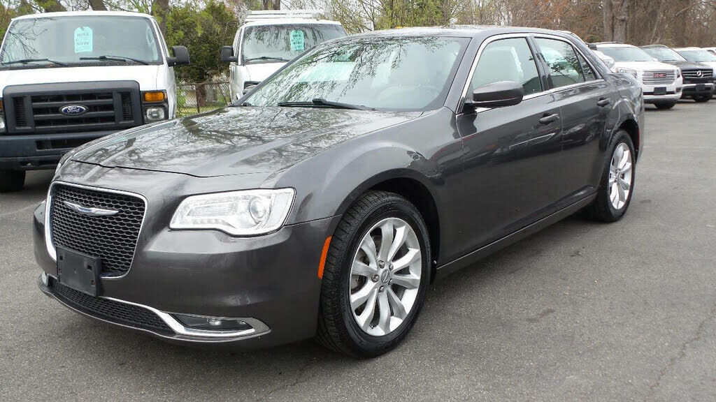 2016 CHRYSLER 300