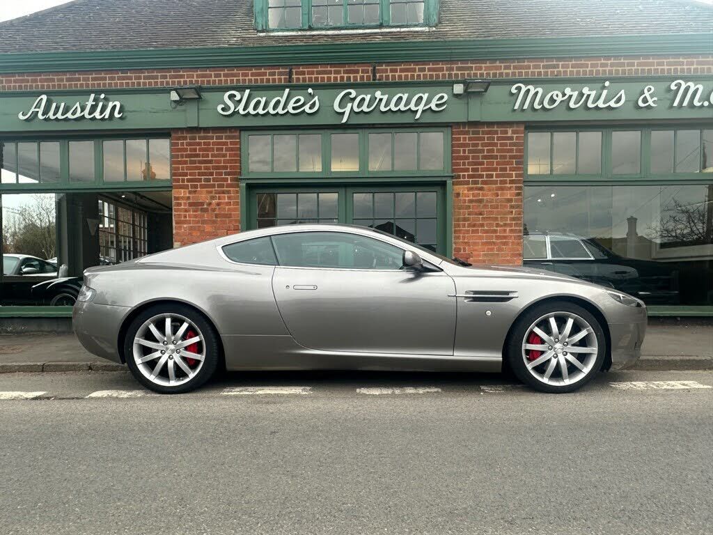 Aston Martin DB9