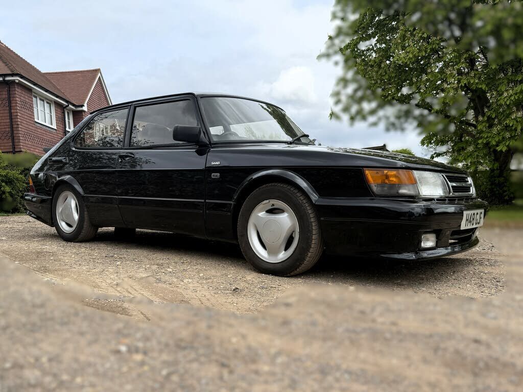 Saab 900