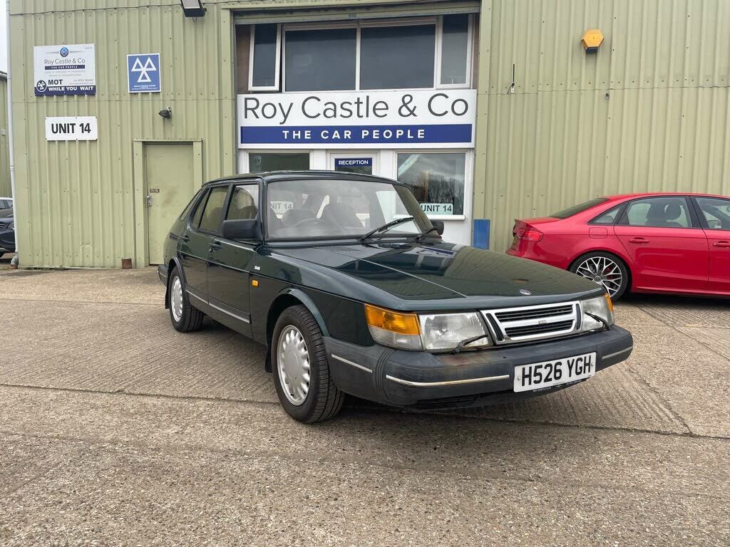 Saab 900