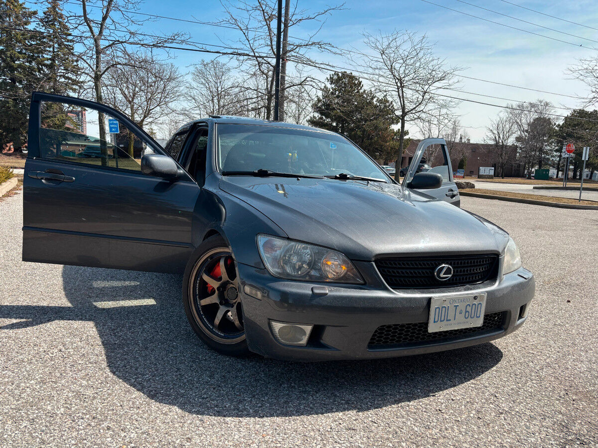 Lexus IS