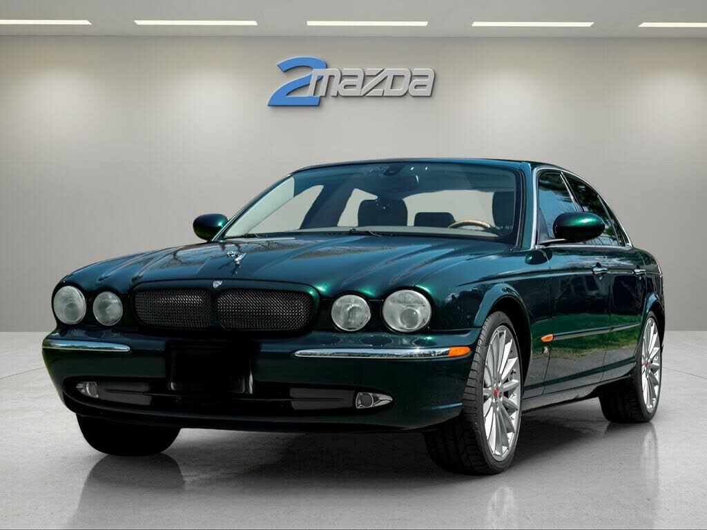 Jaguar XJR