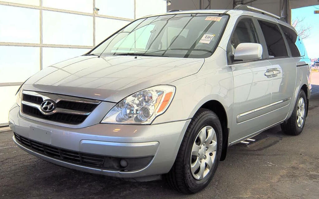 Hyundai Entourage