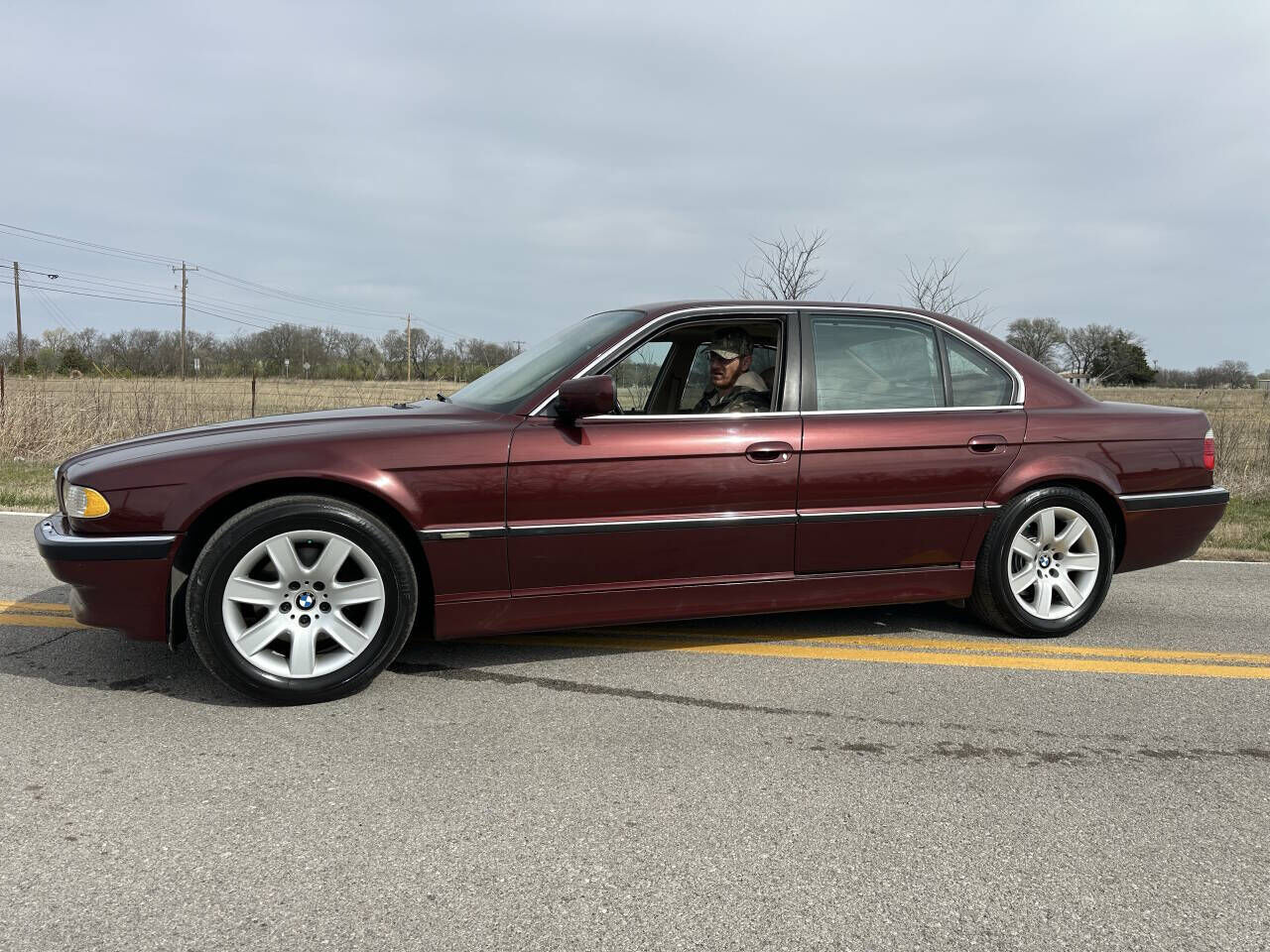 BMW 740i