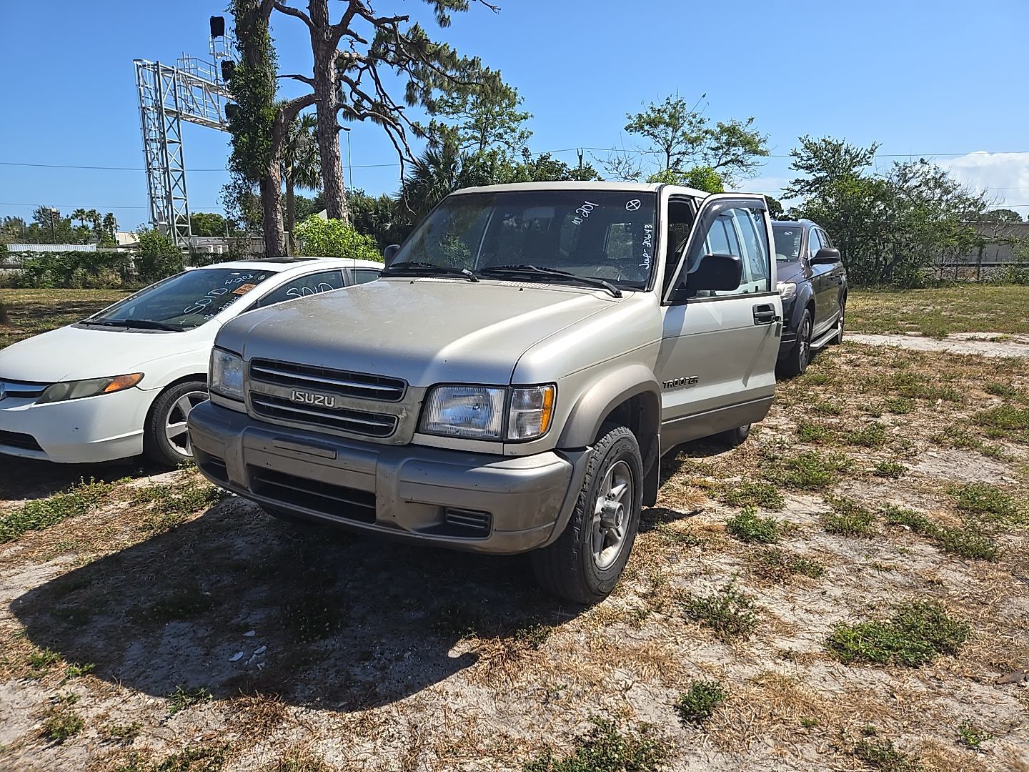Isuzu Trooper