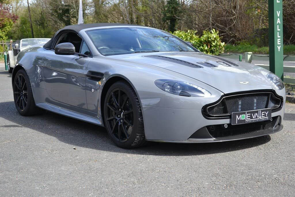 Aston Martin V12 Vantage