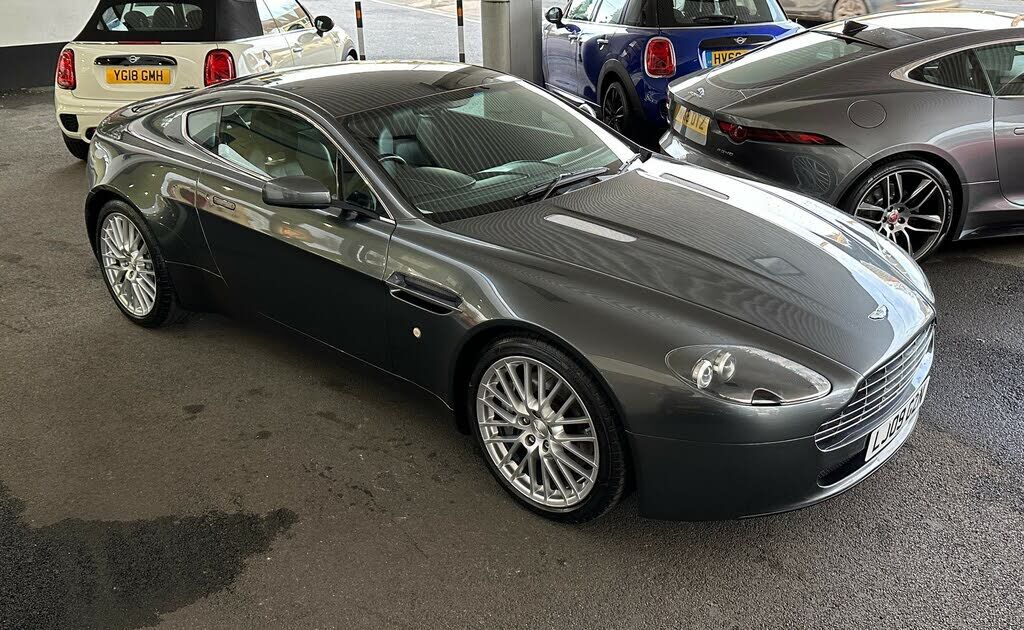 Aston Martin V8 Vantage
