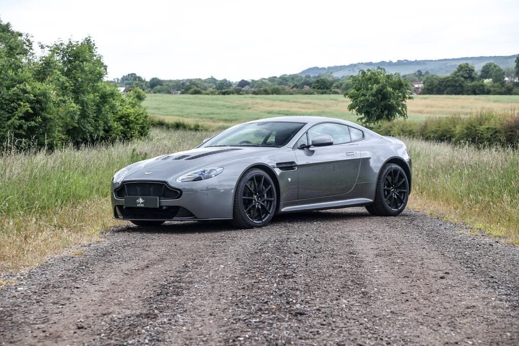 Aston Martin V12 Vantage