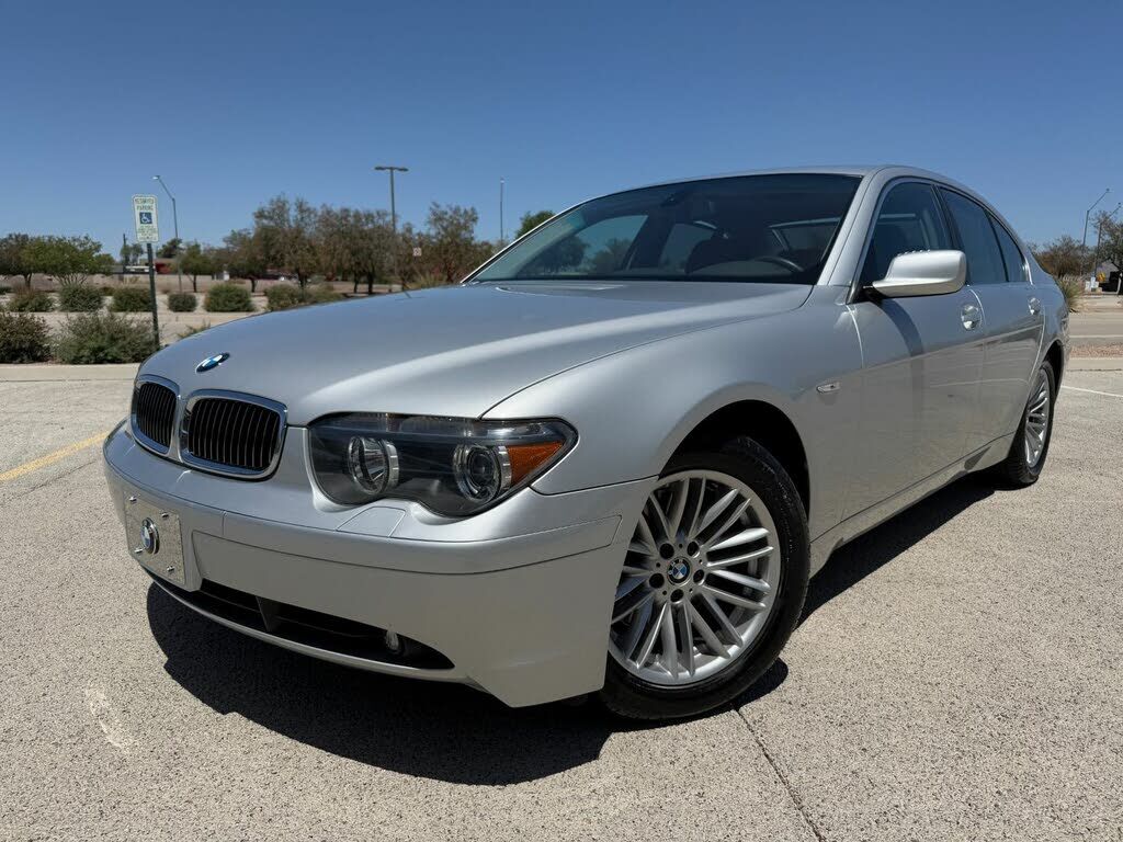 BMW 745i