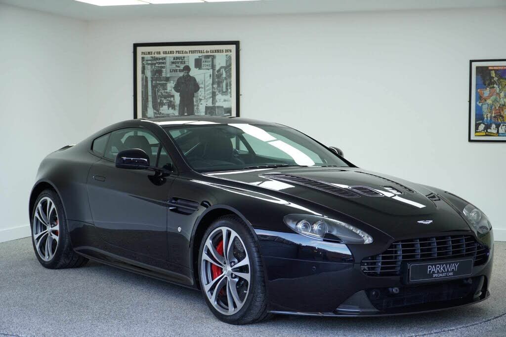 Aston Martin V12 Vantage