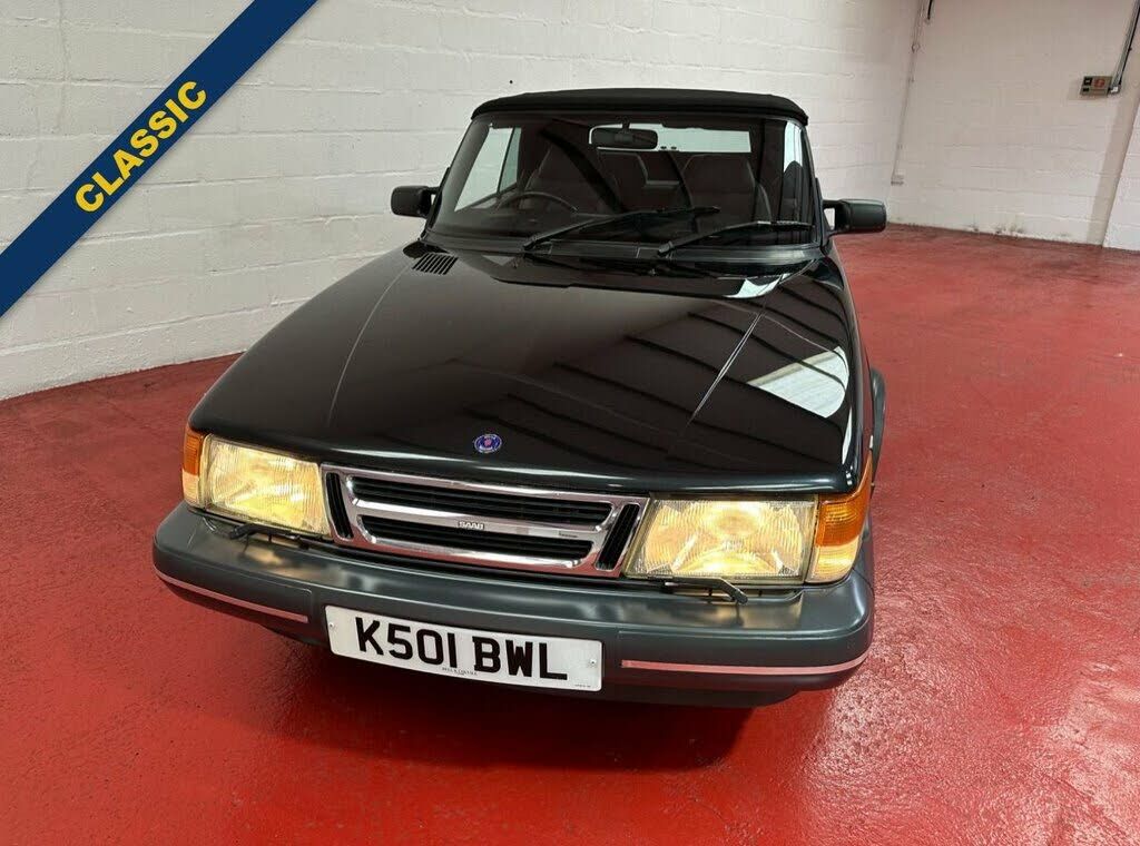 Saab 900