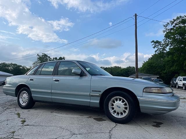 Ford Crown Victoria