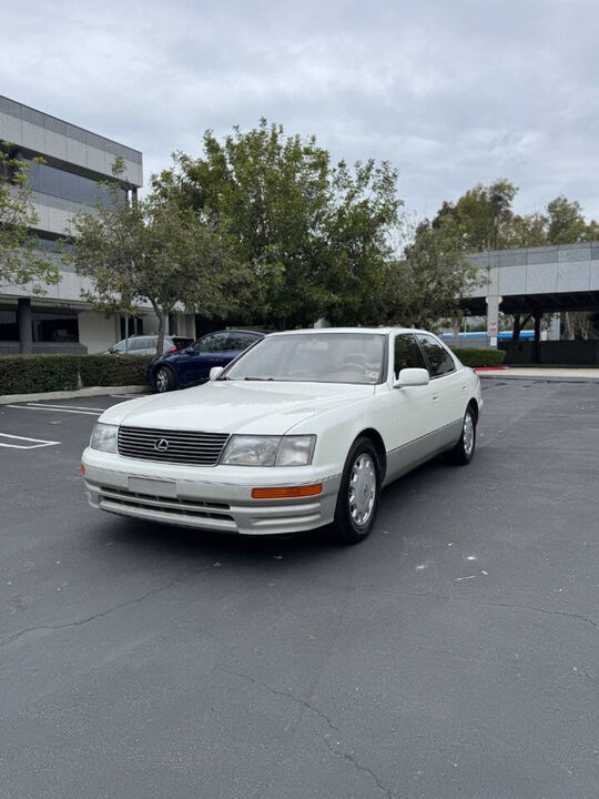 Lexus LS