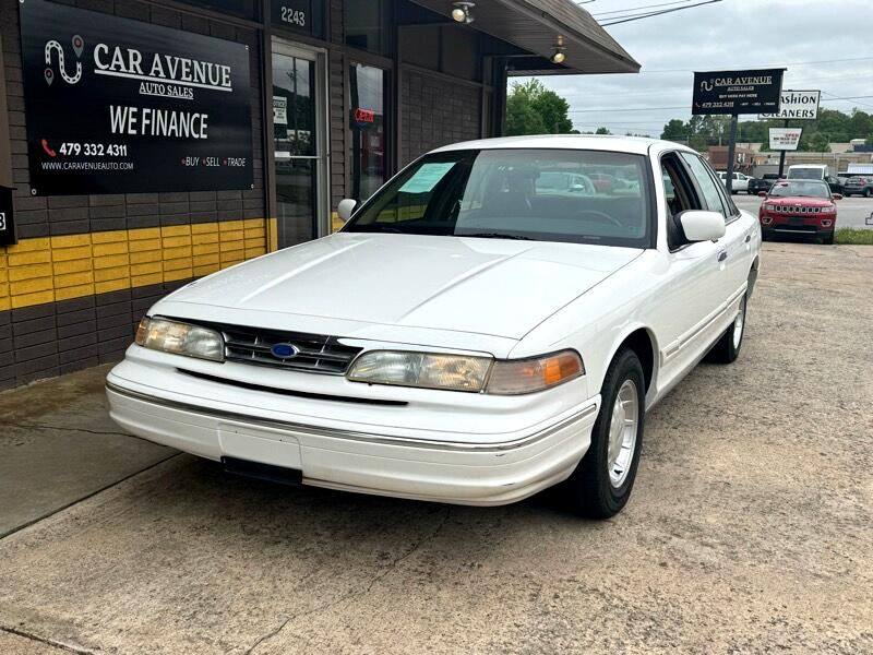 Ford Crown Victoria