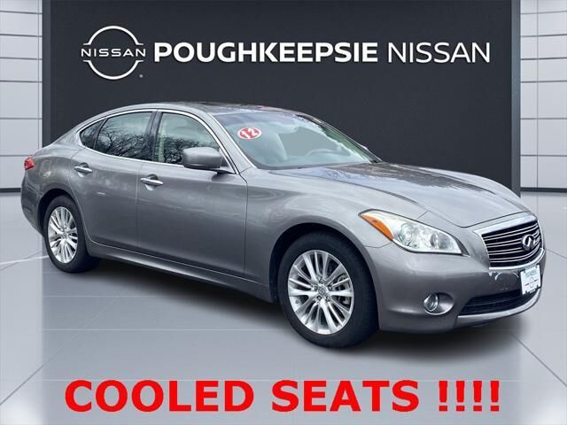 Infiniti M56