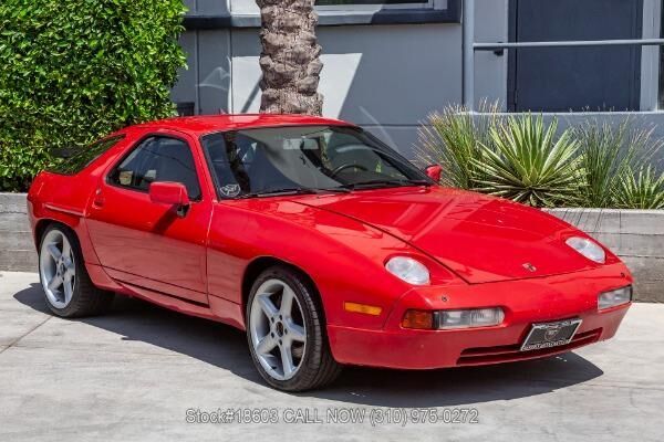 Porsche 928