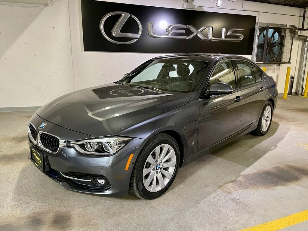 BMW 330e