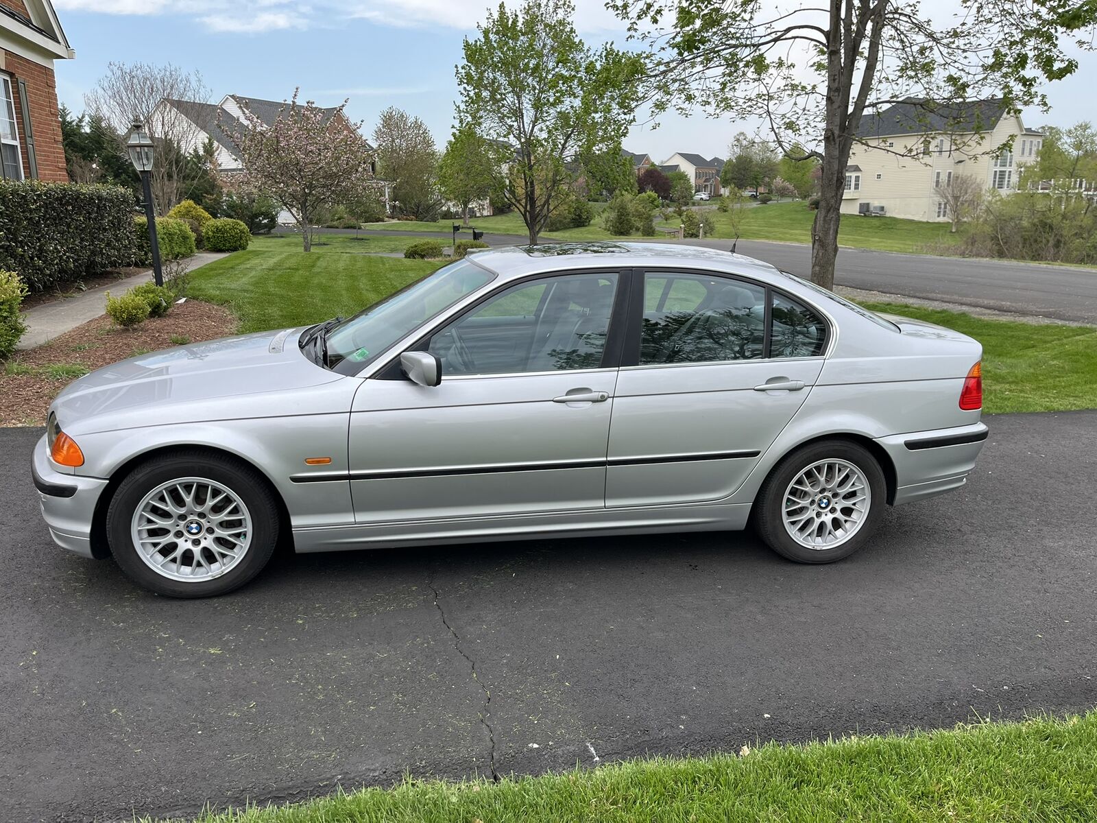 BMW 328i