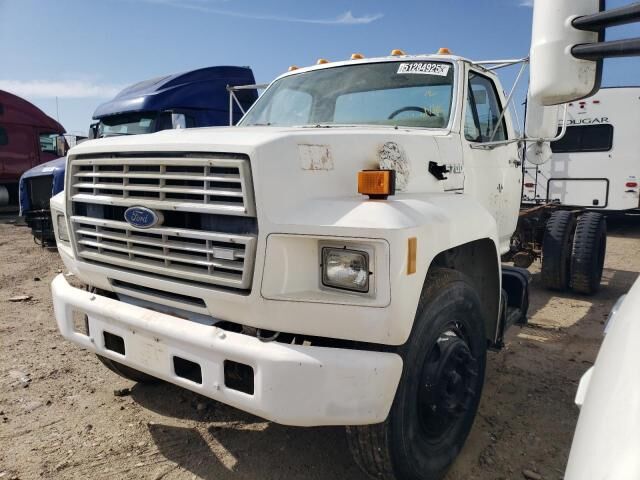 Ford F-700