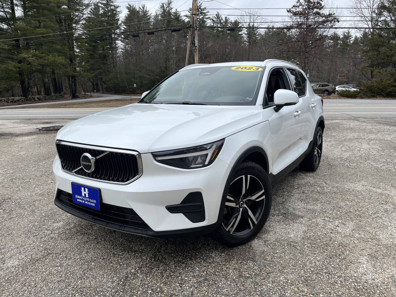 2023 VOLVO XC40