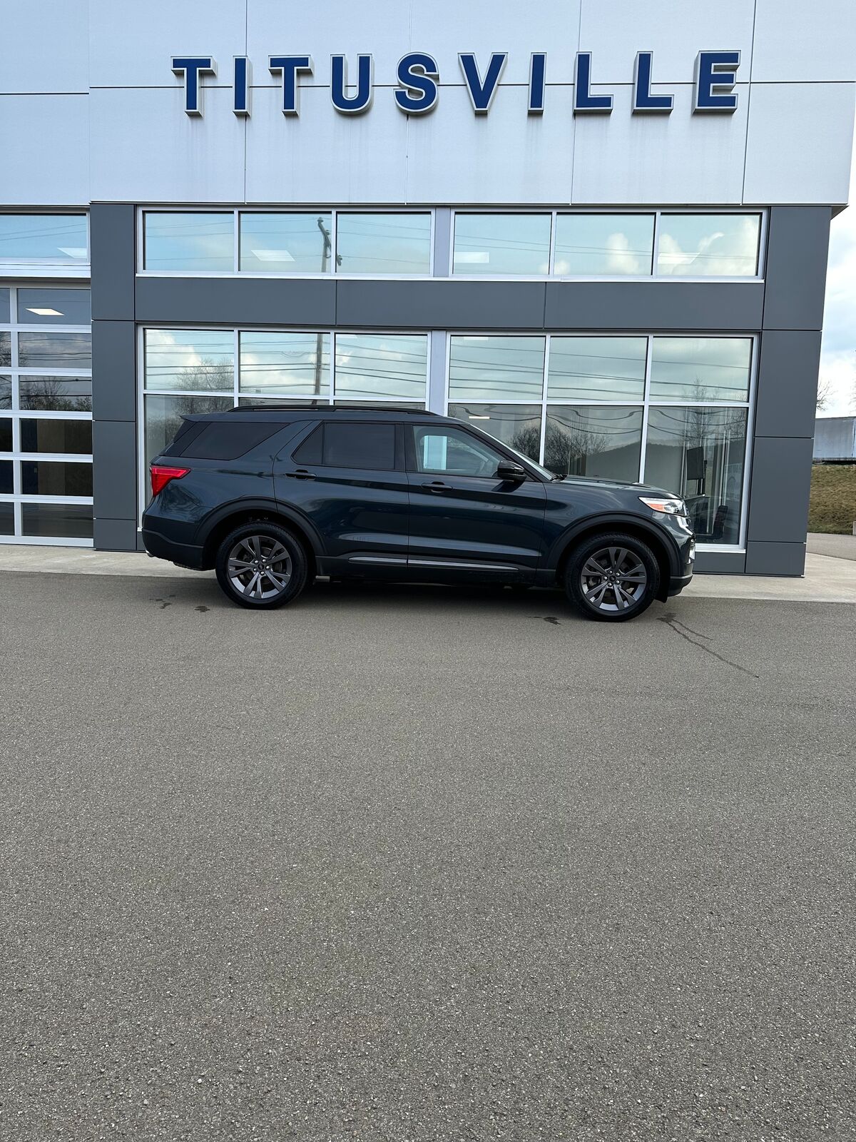 2023 FORD Explorer