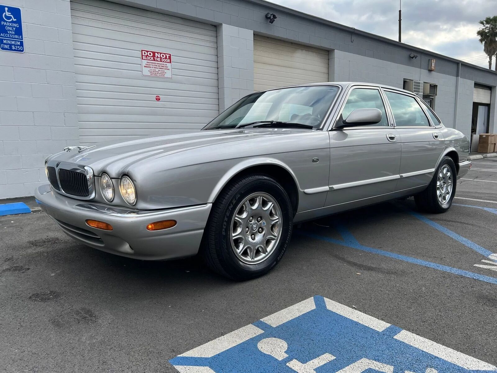 Jaguar XJ8