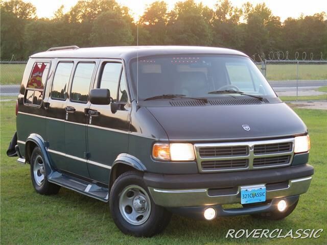 Dodge Ram Van