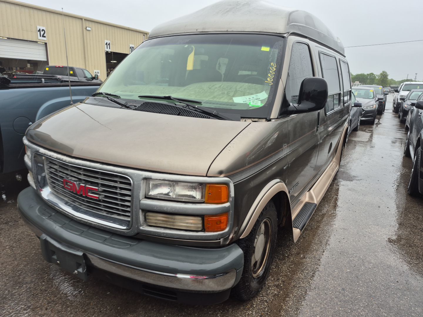 GMC Savana