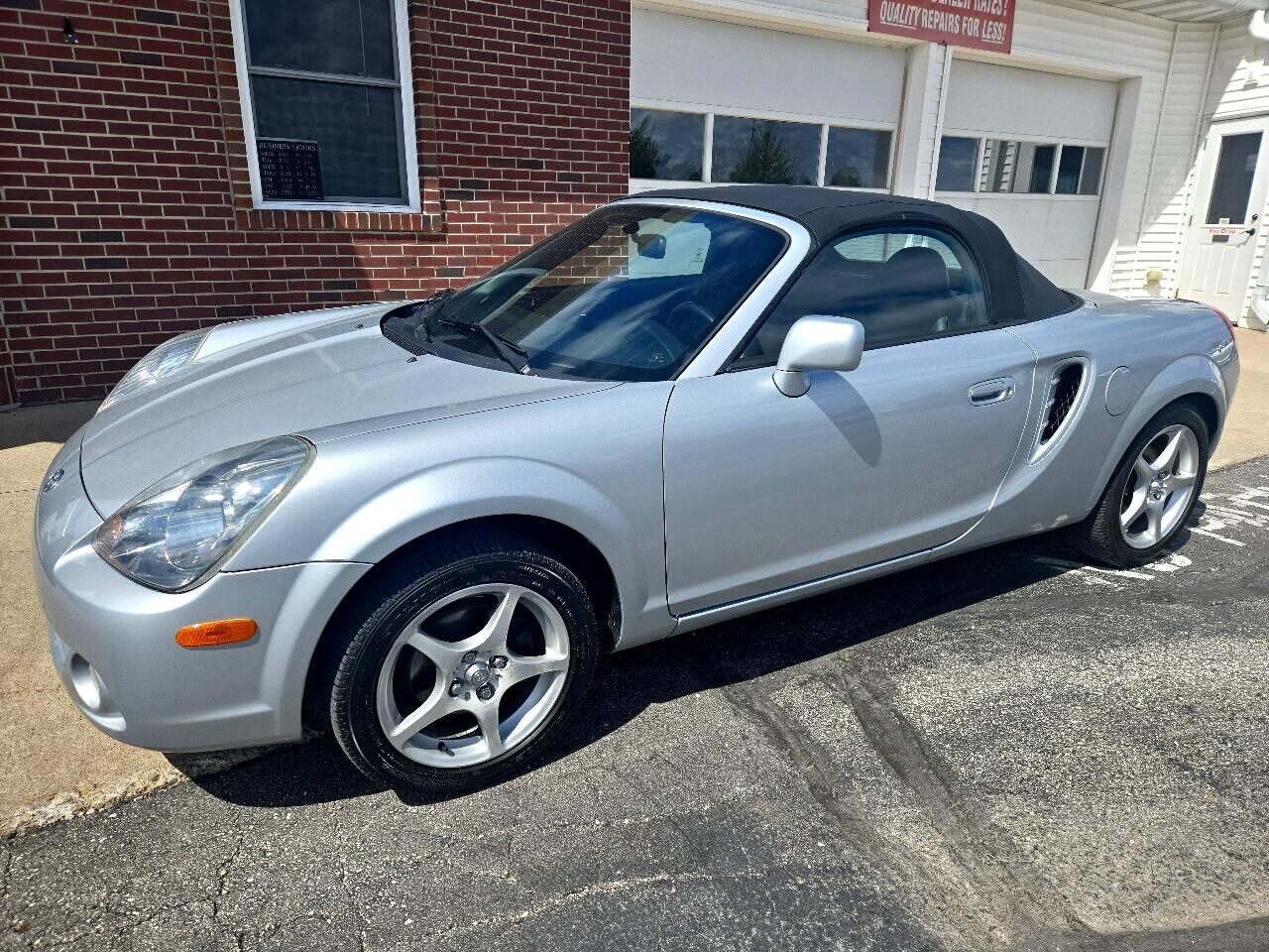 2003 TOYOTA MR2