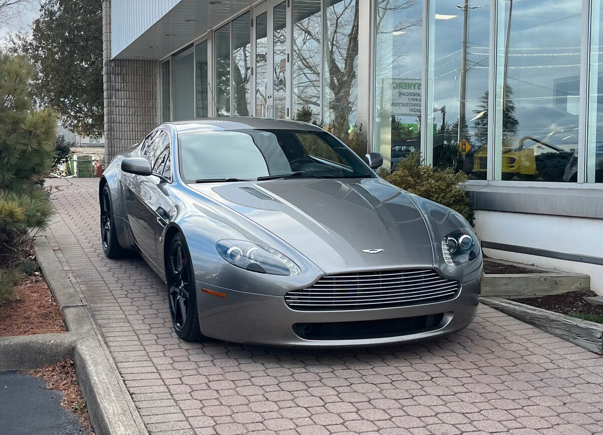 Aston Martin V8 Vantage