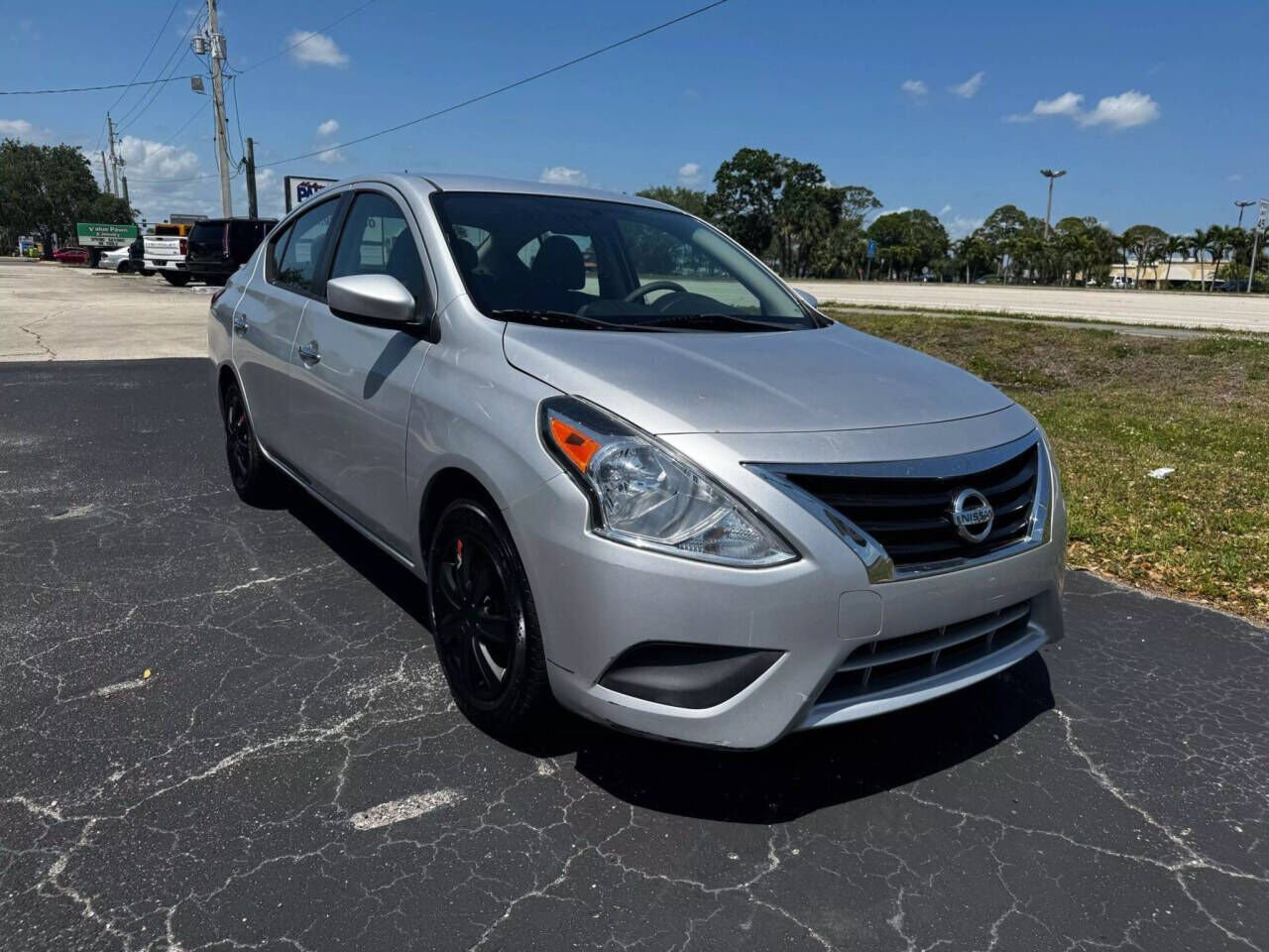 2016 NISSAN Versa
