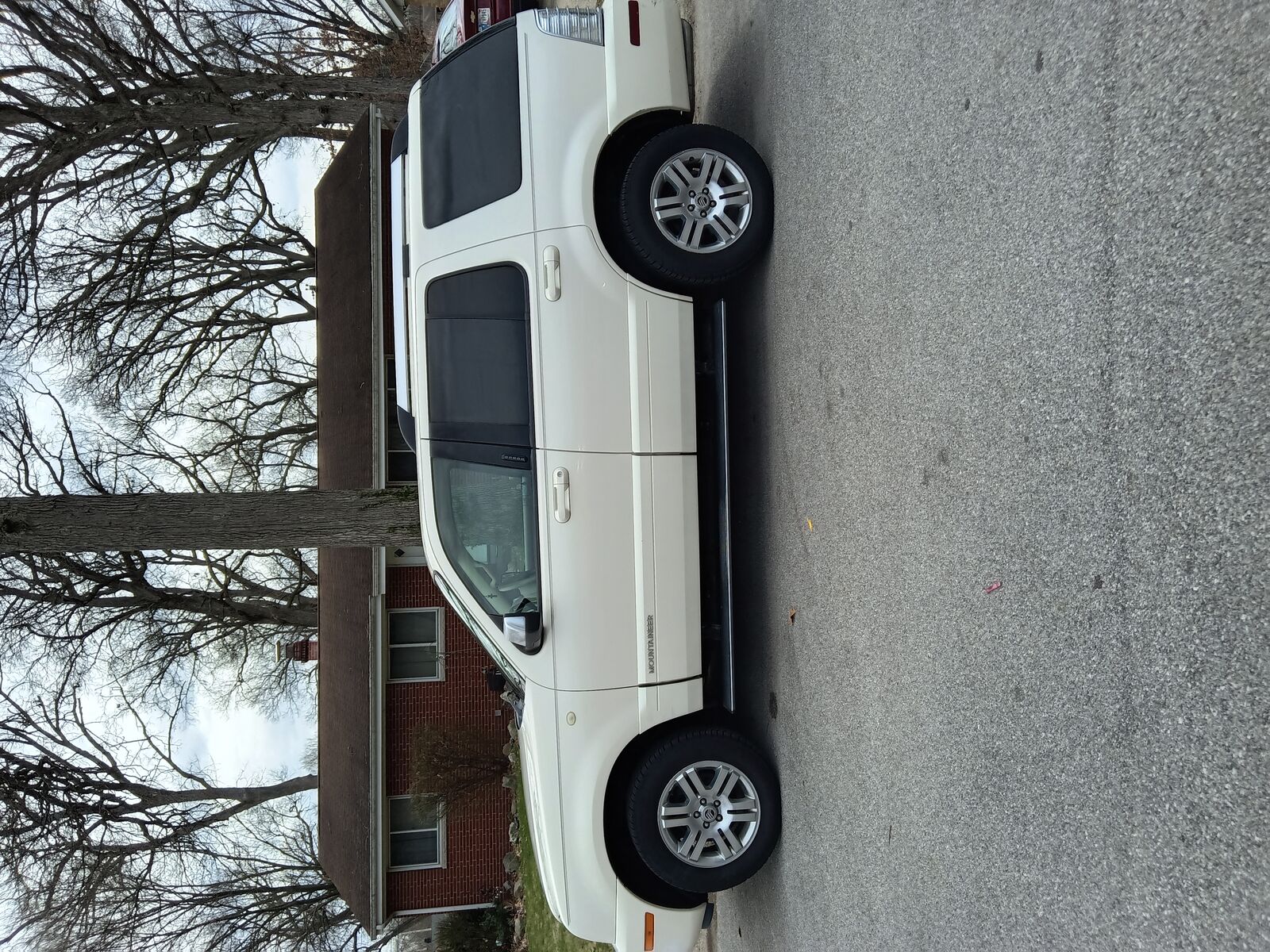 Mercury Mountaineer
