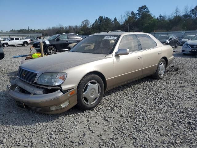 Lexus LS