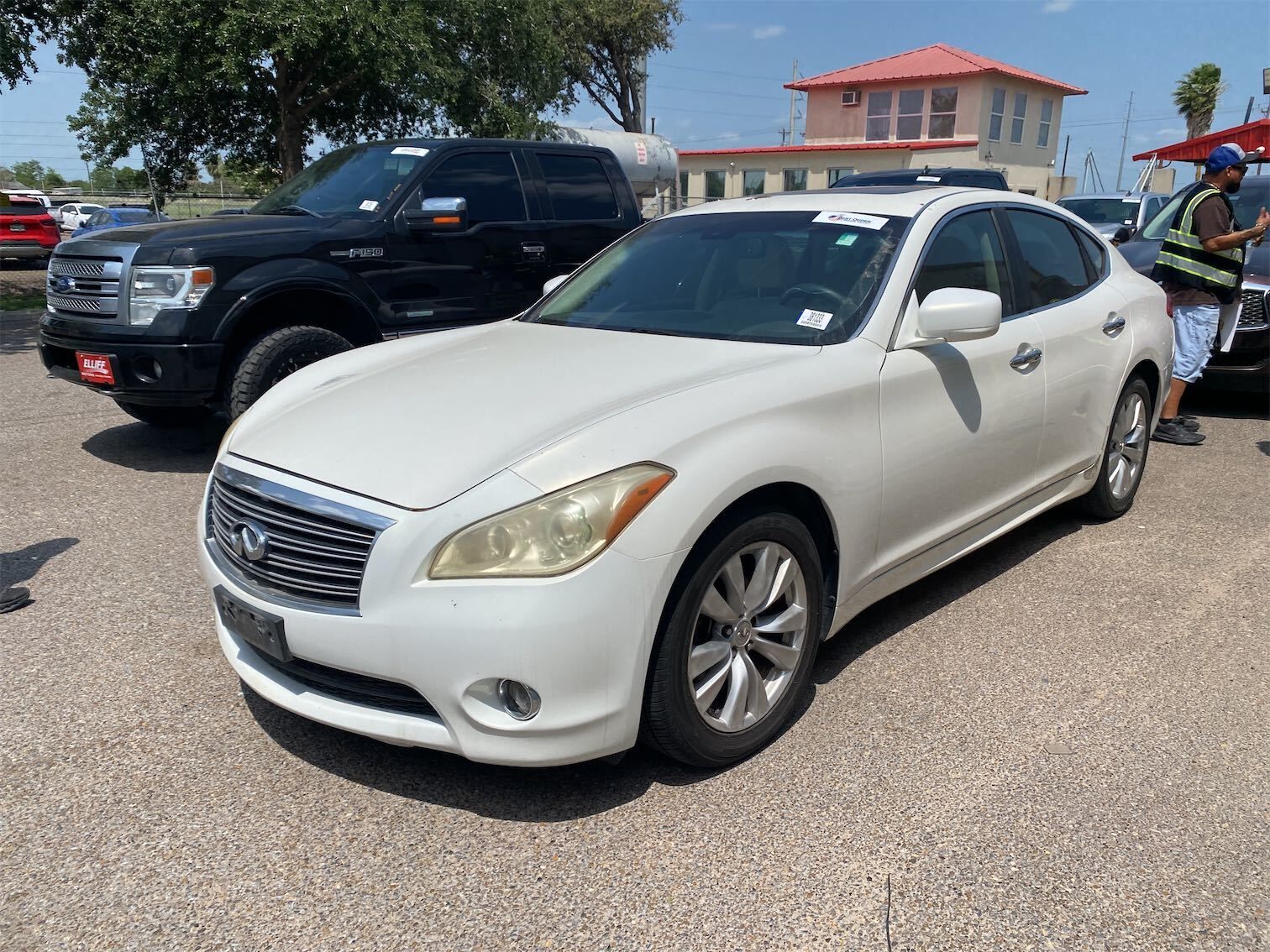 Infiniti M37